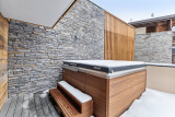 R17 hot tub mountain view