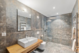 R16 master bedroom bathroom R16 master bedroom bathroom