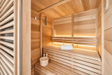 Sauna de chalet, lumière douce