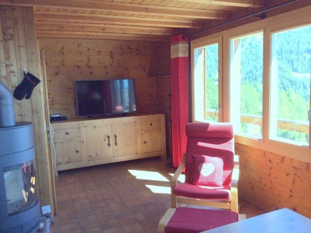 séjour + TV séjour + TV