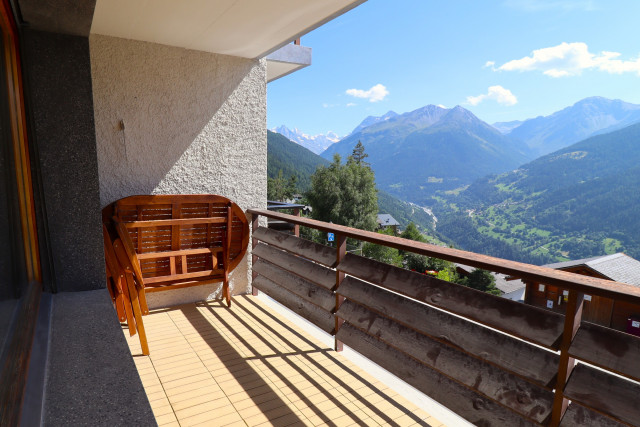 Balcon (2) Balcon (2)