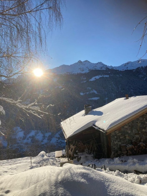 Depuis derrière le chalet diection Grimentz Depuis derrière le chalet diection Grimentz