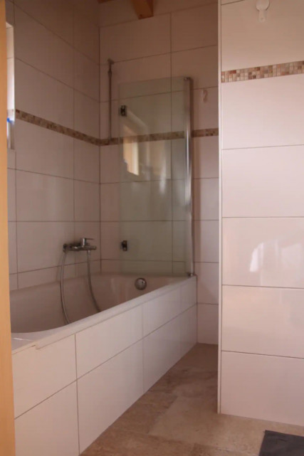 Salle de bain avec baignoire Salle de bain avec baignoire