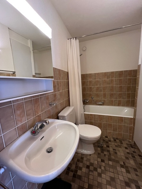 Salle de bain avec baignoire Salle de bain avec baignoire