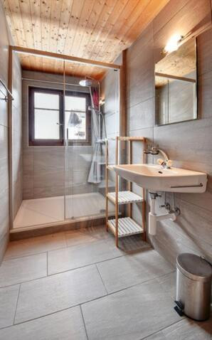 Salle de bain (1) Salle de bain (1)
