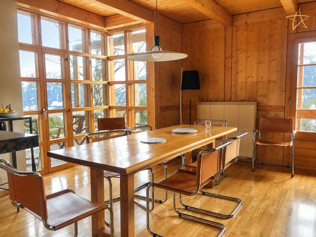 12. Salle à manger 12. Salle à manger