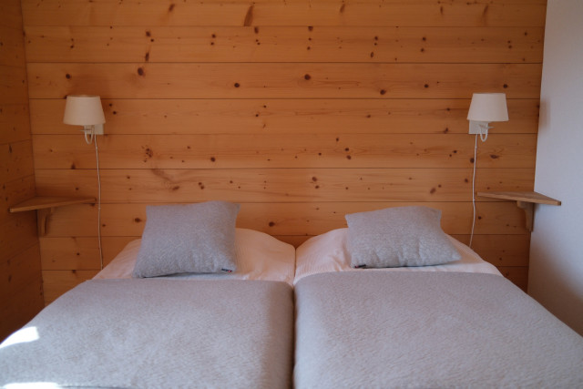 Chambre R+1 milieu Chambre R+1 milieu