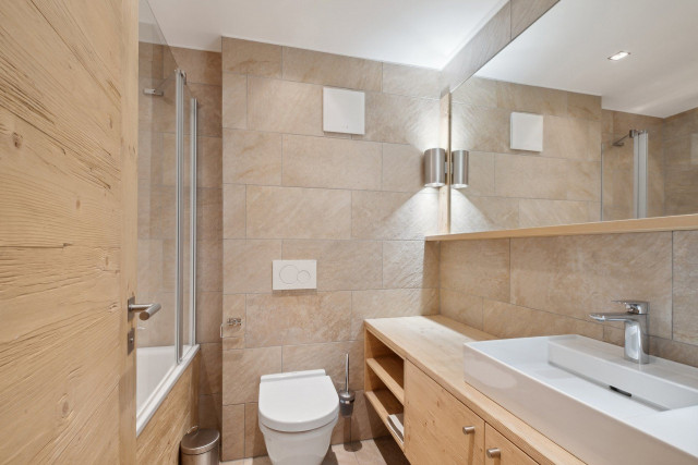 LW5 bathroom 2 LW5 bathroom 2
