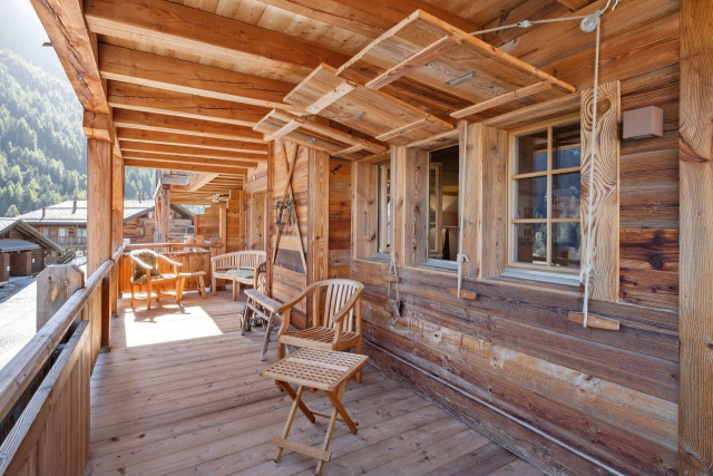 LW5 balcony 2 LW5 balcony 2