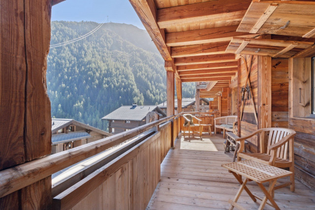LW5 balcony 1 LW5 balcony 1