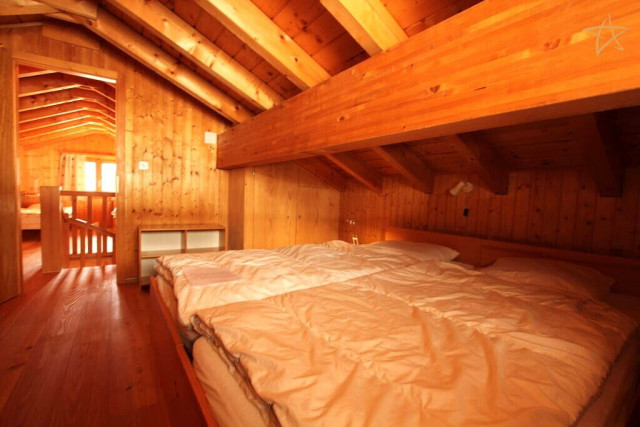 14. Chambre 1 lit double à l'étage