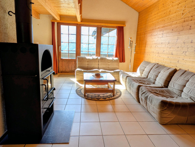 4. Coin salon
