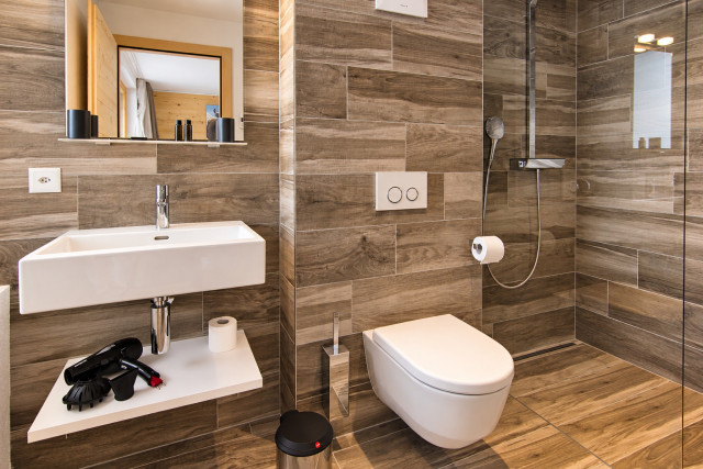 Salle de bain alpine lumineuse Salle de bain alpine lumineuse