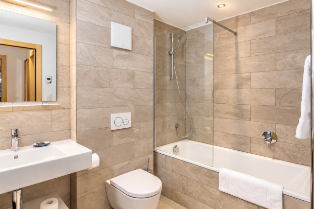 Salle de bain haut de gamme lumineuse Salle de bain haut de gamme lumineuse