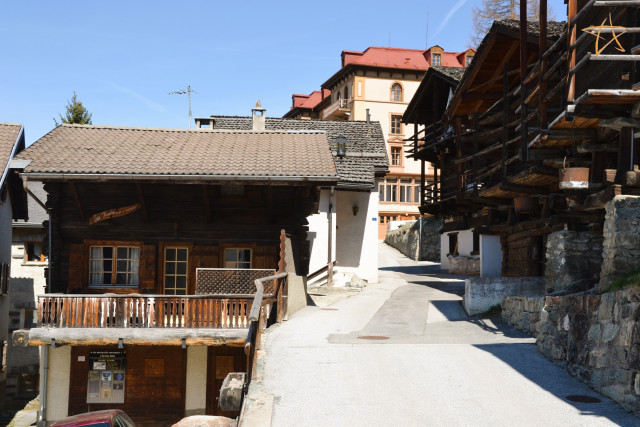 11. Chalet et Rue
