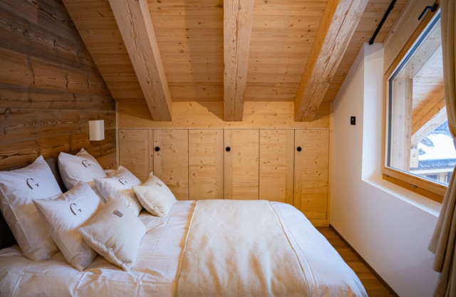 chalet-f2-guerneres-chambre-vue-montagne-10125117