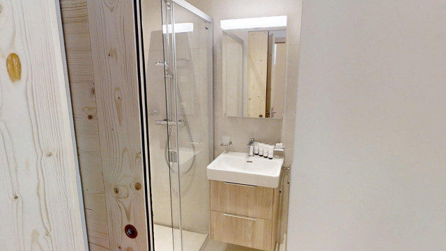 guerneres-appartement-81-sdb-1-bathroom-1-10139565 guerneres-appartement-81-sdb-1-bathroom-1-10139565