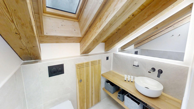 guerneres-chalet-b4-sdb-2-bathroom-2-10125024 guerneres-chalet-b4-sdb-2-bathroom-2-10125024