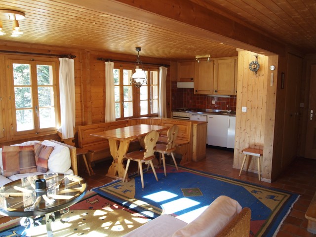 pb054318-6638257
