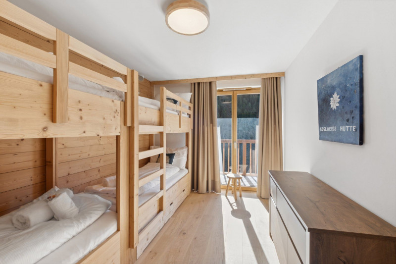 R18 Kids bed room 1 R18 Kids bed room 1