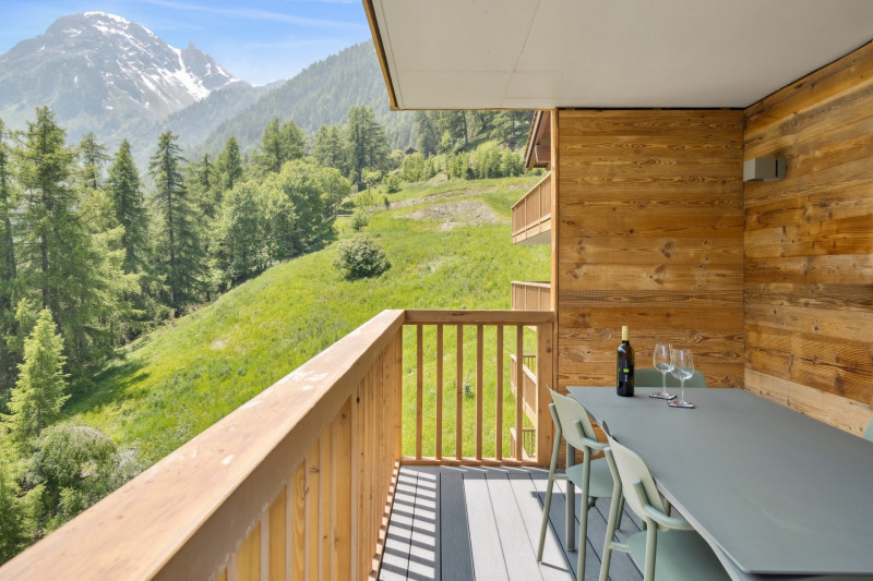 backbone_551336-A_034_WEB backbone_551336-A_034_WEB