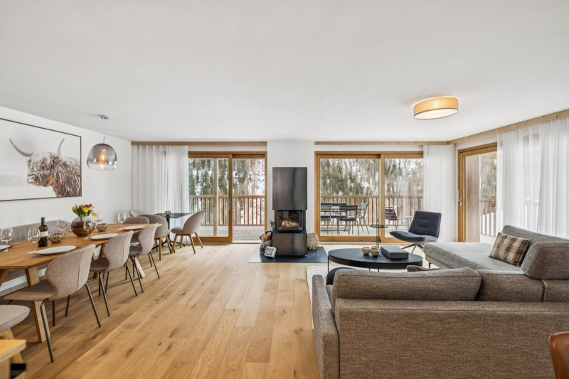 594539-A-backbonephoto-043