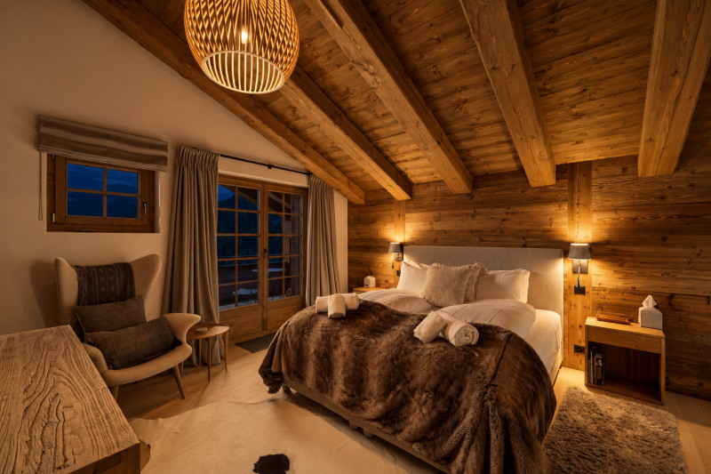 Chambre alpine, nuit chaleureuse