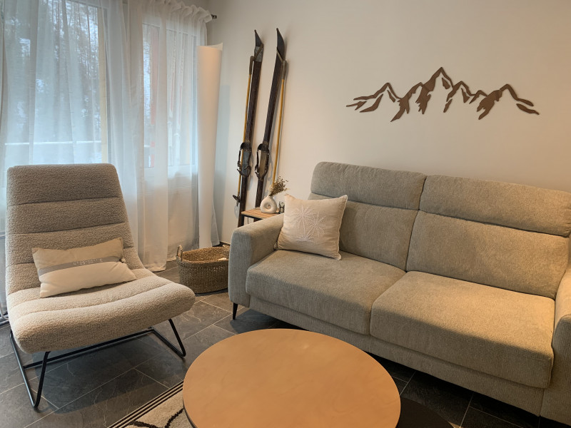 img-1815-9899428 img-1815-9899428